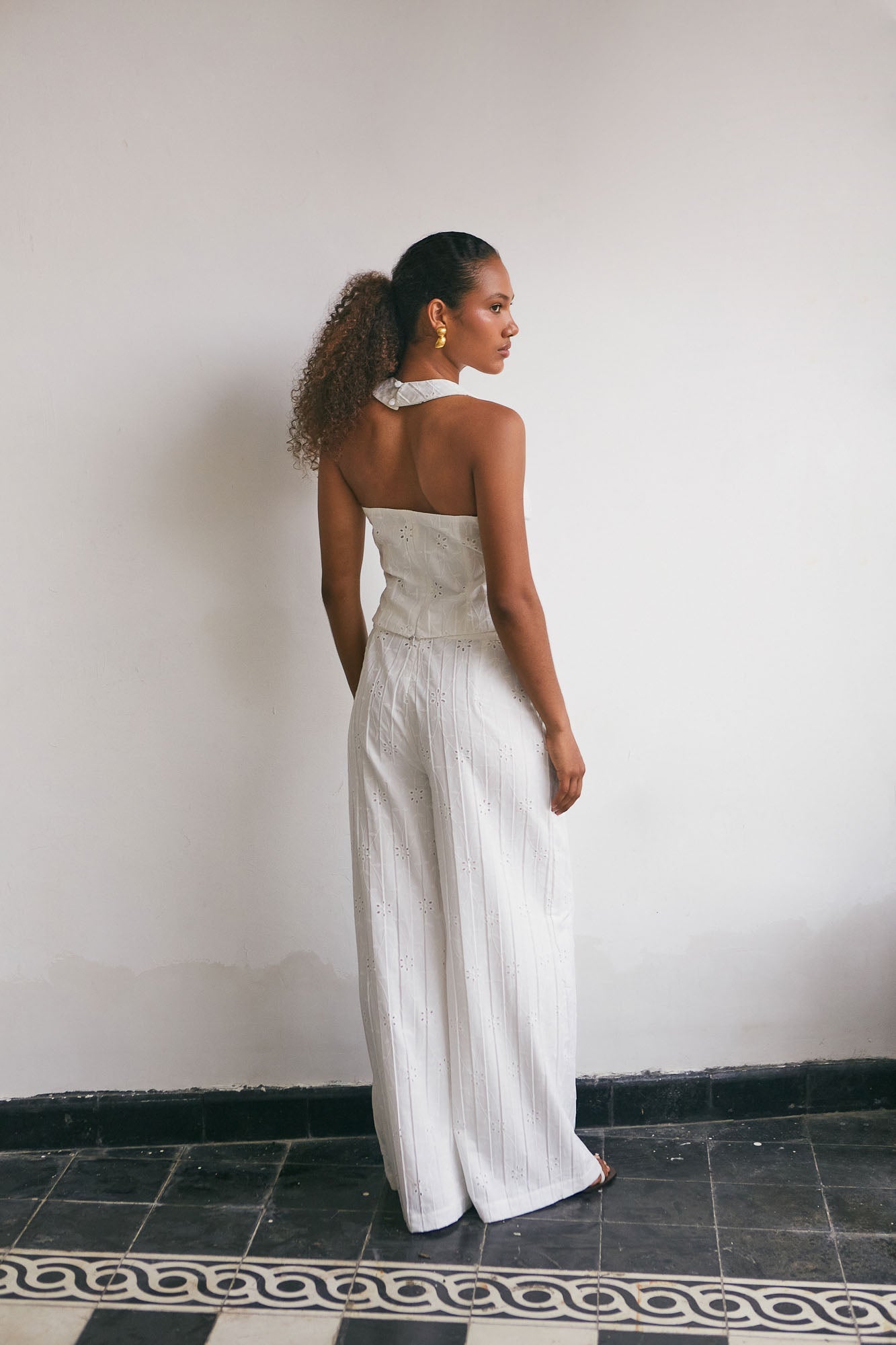 Sevillano White Ojalillo Set